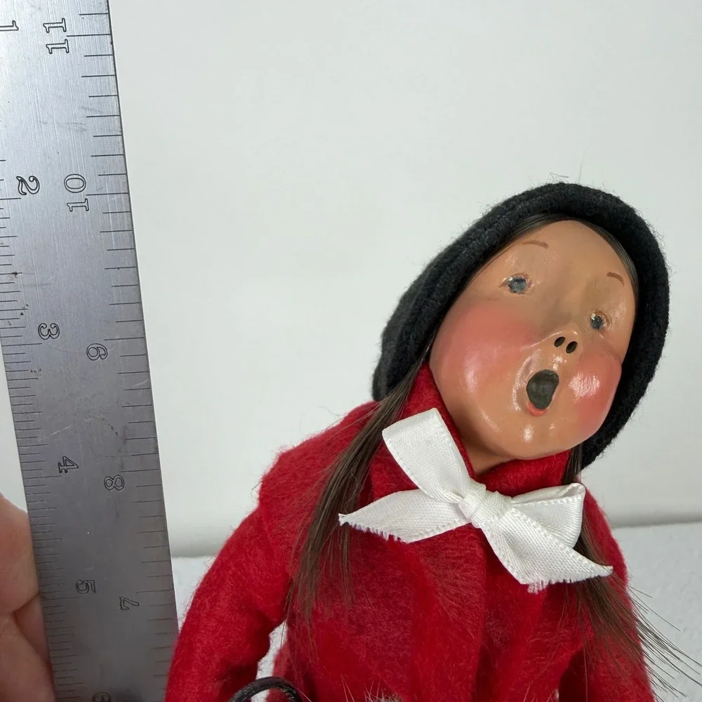 Byers Choice Caroler 1995 Girl with Skates and Muff Red Felt Plaid Skirt 10